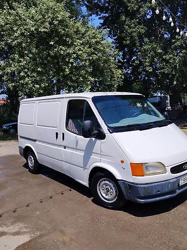 mercedes benz 208 d: Ford Transit: 2.5 l | 1998 il 360000 km Van body type — 4