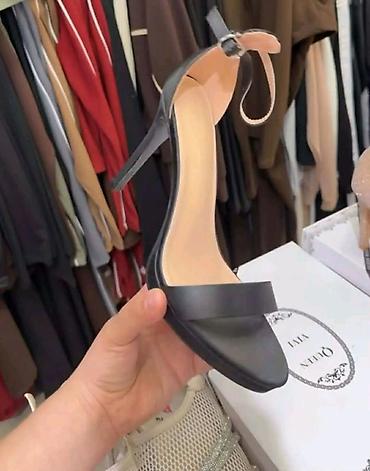 Sandale: Ženska obuća – tri modela 1) Elegantne špic salonke/mule L.Day - — 27