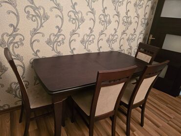 Masa desti satılır 125 AZNe.4 eded stul ile birlikde.Unvan Xırdalan