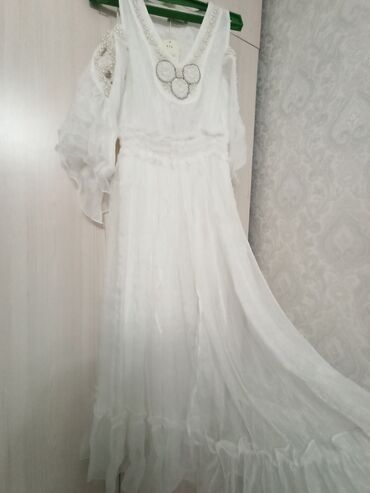 платье на свадьбу подруги зимой: Вечернее платье, Шелк, Камни, S (EU 36), M (EU 38)