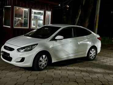 Hyundai Solaris: 2013 г., 1.6 л, Автомат, Бензин, Седан
