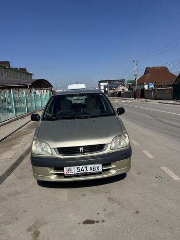 Toyota: Toyota Raum: 2002 г., 1.5 л, Автомат, Бензин, Универсал