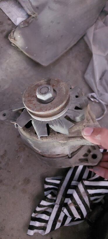 Мотор целиком и ГБЦ: Bu avtomobil hissələri komplektinə alternator, karbürator, starter və