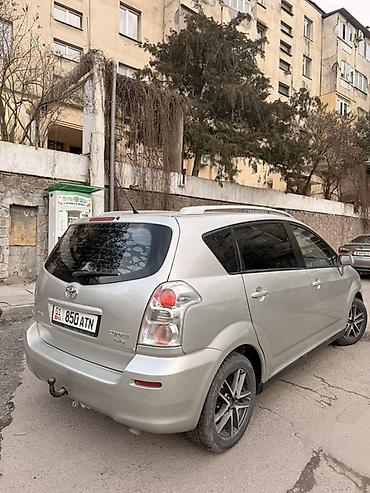 Toyota: Toyota Corolla Verso: 2008 г., 2.2 л, Механика, Дизель, Минивэн — 3