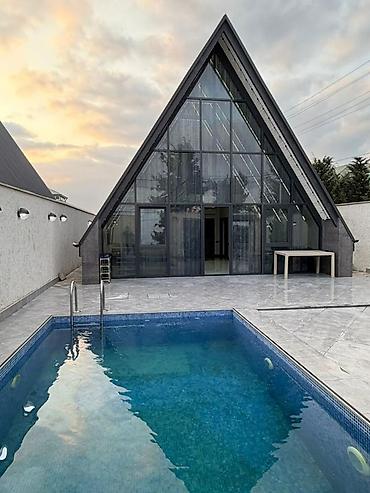 Günlük kirayə evlər: A-Frame tipli müasir bağ evi – hovuzlu - Memarlıq: Üçbucaq formalı — 1