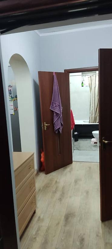 продаю дом район старый толчок: 4 комнаты, 77 м², 3 соток, Бишкек, Старый толчок рынок / базар Риэлтор — 4