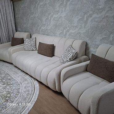 deri xalca: Minimalist dizayna malik 3+1+1 yumşaq mebel dəsti.divan acilmir. - — 1