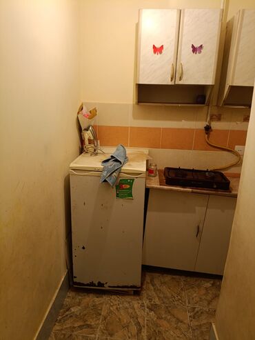 Uzunmüddətli kirayə mənzillər: Bineqedide azadliq metrosuna yaxin 5/1 mertebesi de 1 otaqli ev 300 — 3