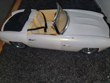 Figurice i makete: Veliki maketni/kolekcionarski kabriolet – bela oldtajmer — 4