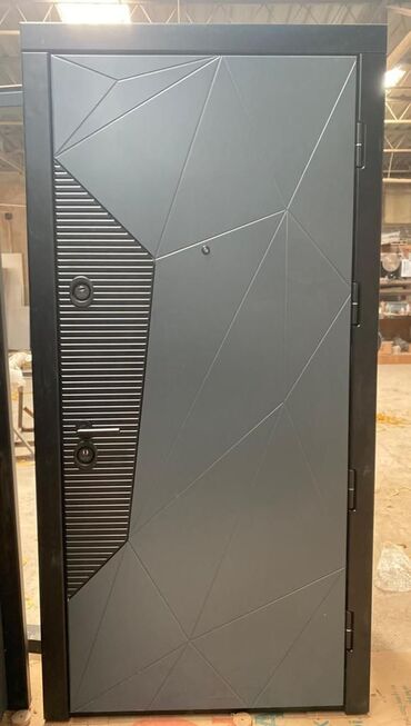 Giriş qapıları: Bu qapılar müasir dizaynı və davamlı materialları ilə seçilir. Evinizə — 5