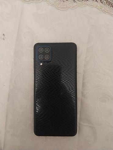 samsug a21s: Samsung Galaxy M12, 64 GB, rəng - Qara, Qırıq — 1