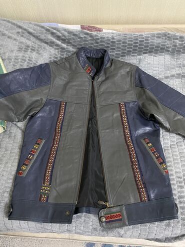 куртки кожаные: Куртка L (EU 40)