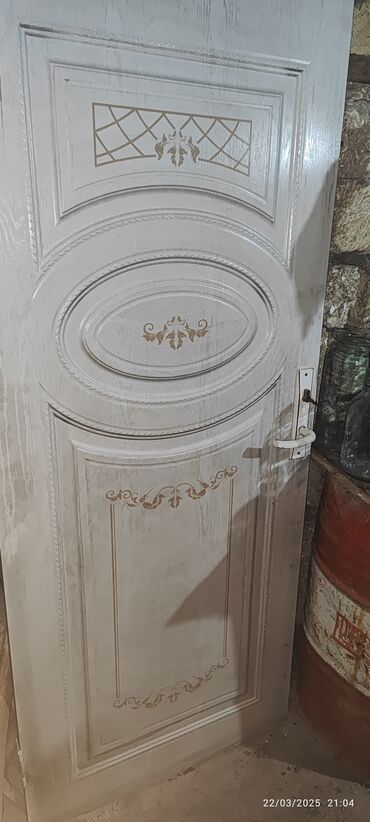 Otaq qapıları: Çərçivəsi yoxdu 6 ədəddir eni 80 smuzunu 2m -da lalafo.az — 2 Otaq qapıları: Çərçivəsi yoxdu 6 ədəddir eni 80 smuzunu 2m — 2