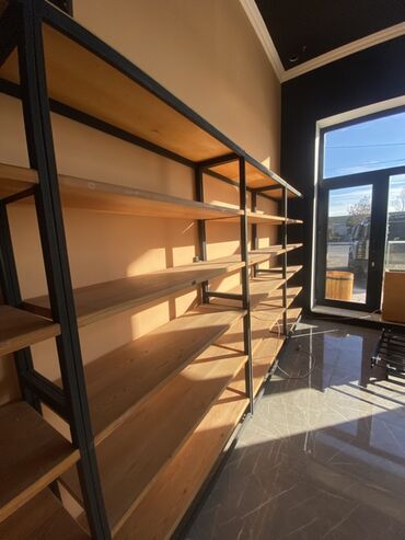 Rəf vitrinləri: Mağaza üçün metal karkaslı taxta rəf və vitrin dəsti - İstifadə — 4