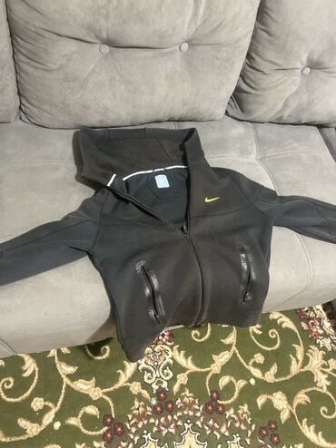 вязаный летний кардиган: Худи Nike NOCTA с молнией - Цвет: черный с небольшим жёлтым логотипом