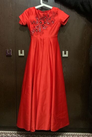 узбекский платье: Детское платье, цвет - Красный, Б/у