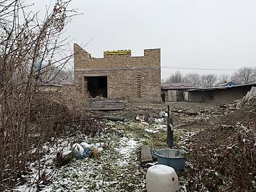 Строительный кирпич: Продаётся кирпичный недострой на участке. - Материал стен: полнотелый — 5