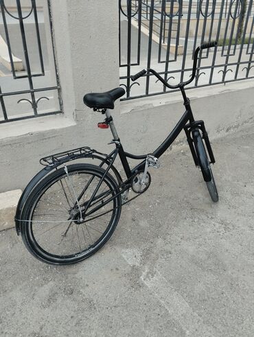 правила дорожного движения: Şəhər tipli velosiped – klassik dizayn, qara rəng.3 aydı işlənib
