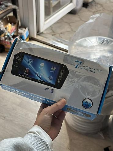 ps camera: Автомобильный монитор-зеркало заднего вида 7" с сенсорным управлением — 1