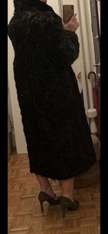 Krzneni kaputi: L, Sa postavom, bоја - Crna — 4