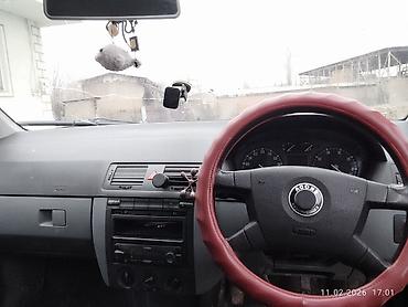 Skoda: Skoda Fabia: 2001 г., 1.4 л, Механика, Бензин, Хэтчбэк — 6