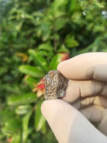 nərd daşı: Qızılı rəngdə və görünüşdə Unikal parça ✨💎 Hər cür Təbii və Orijinal — 2