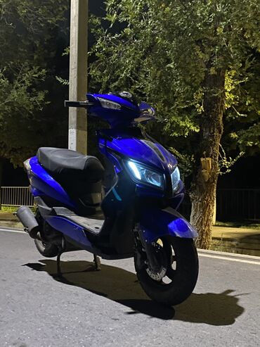 Скутерлер: M8, 150 куб. см, Бензин, Колдонулган