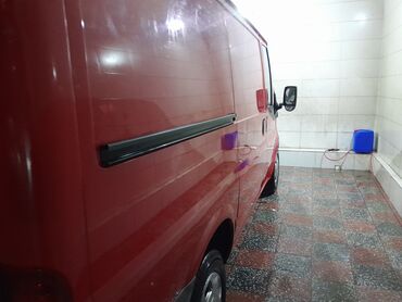 fort fujen: Ford Transit: 2.2 l | 2006 il 135000 km Universal