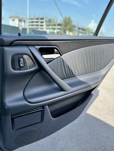 Mercedes-Benz: Mercedes-Benz E-Class: 2001 г., 3.2 л, Автомат, Бензиновая, Седан — 15