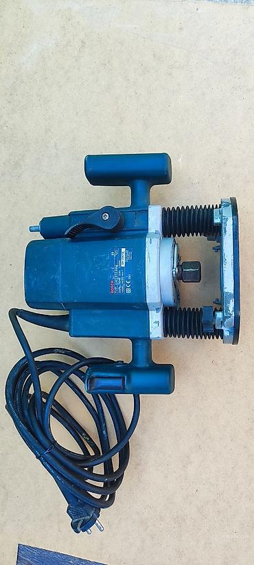 sud ceken: Bosch GOF 1300 CE frezer (yuxarıdan batırılan tip) - Güc: 1300 W - — 3