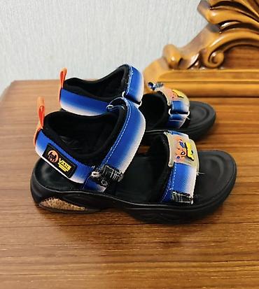sup konzola: Uşaq sandaləri - Rəng: mavi-qara, narıncı detallarla - Material — 2