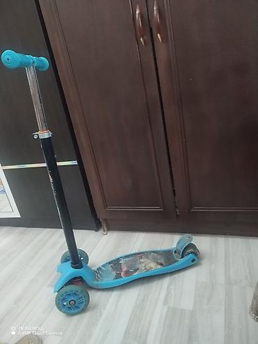 moto mator: Uşaq skuterı – 3 təkərli, mavi rəngdə - Ön tərəfdə 2 təkər, arxada 1 — 1