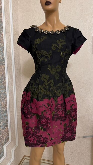 Kokteyl donlar: Zərif ziyafət geyimləri kolleksiyası - Model 1: Tünd bənövşəyi, tam — 32