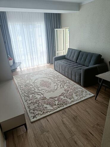 дом квартира жалал абад: 2 бөлмө, 50 кв. м, 3 кабат, Дизайнердик ремонт