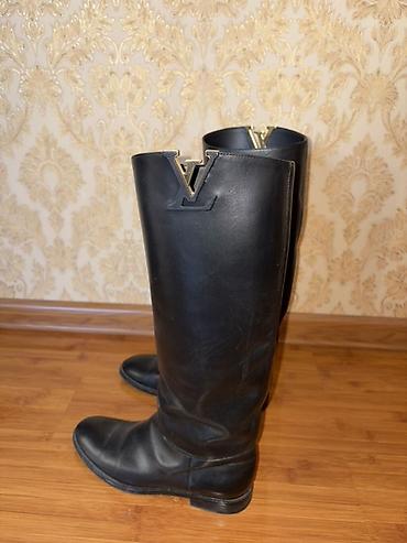 резиновой отук: Сапоги, 36, Louis Vuitton, Б/у, цвет - Черный — 1