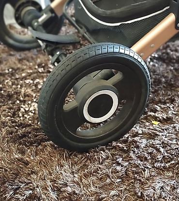 ugg bakü: Araba yaxsu vrziyyetde qiymet son.Unvan Qarayev — 5