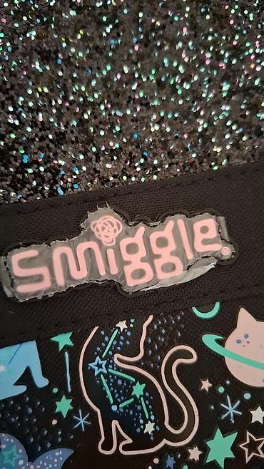 məktəbli çanta: Smiggle brendinin çəkilə bilən tutacaqlı və təkərli məktəb — 2
