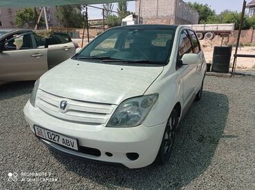 авто унаага алмашам: Toyota ist: 2003 г., 1.3 л, Автоматтык, Бензин, Хетчбек