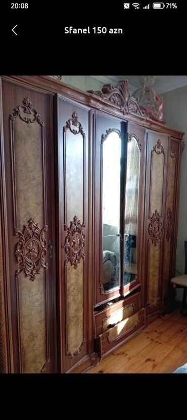 Kreslolar: Qarderob, paltar dolabı