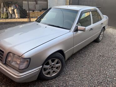 мерседес бенц 124: Mercedes-Benz 220: 1995 г., 2.2 л, Механика, Бензин, Седан