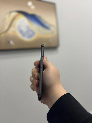 i̇pone 7: IPhone 8, 64 GB, Qara, Barmaq izi — 3