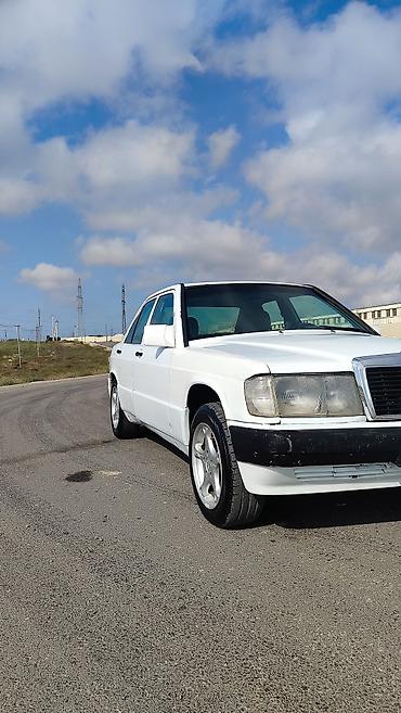 bmw e39 m: Mercedes-Benz 190 (W201) sedan – ağ rəng Xarici: - Klassik W201 — 3