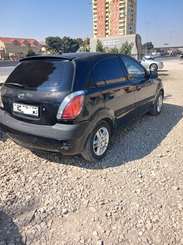 kia oluxanasi: Kia Rio: 1.4 l | 2008 il Hetçbek