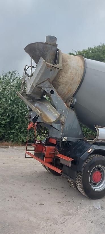 yük yeri: Mercedes-Benz betonqarışdıran (mikser) yük maşını 2002 ci ildir 10 — 6