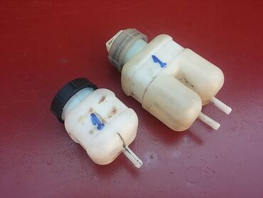 Auto delovi: Boca tečnosti kočnica, kvačila Lada 2107 Riva, Lada Niva, Lada 2104 — 6