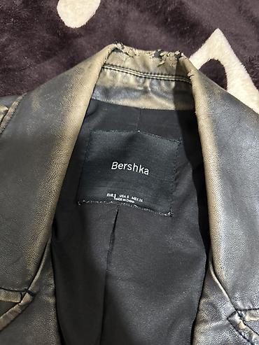 Kurtkalar: Dəri kurtka, Bershka, S — 3