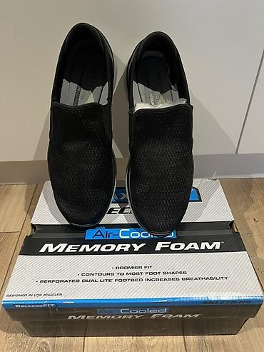 Kişi ayaqqabıları: Original Skechers slip-on kişi ayaqqabısı. Cəmi 1 dəfə geyinilib. Ölçü — 6