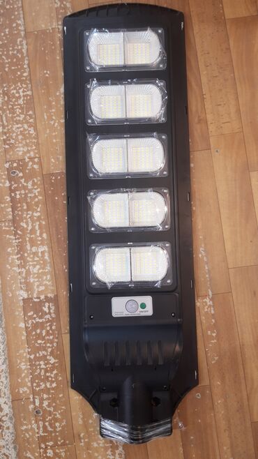 Günəş lampaları: Günəş enerjili LED küçə/ həyət lampası Xüsusiyyətlər: - İnteqrə — 10