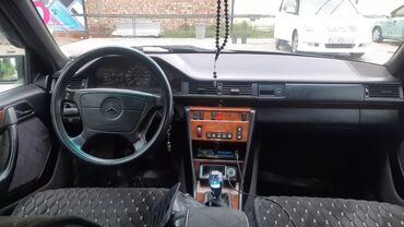 Mercedes-Benz: Mercedes-Benz E-Class: 1994 г., 2 л, Механика, Бензин, Седан