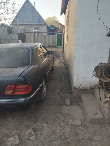 мерседес 220: Mercedes-Benz 220: 1997 г., 2.2 л, Механика, Бензин, Седан